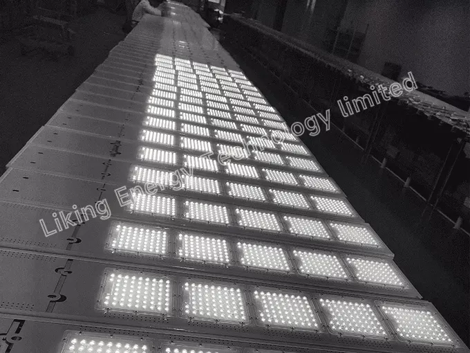 led-lights-powered-by-solar.jpg