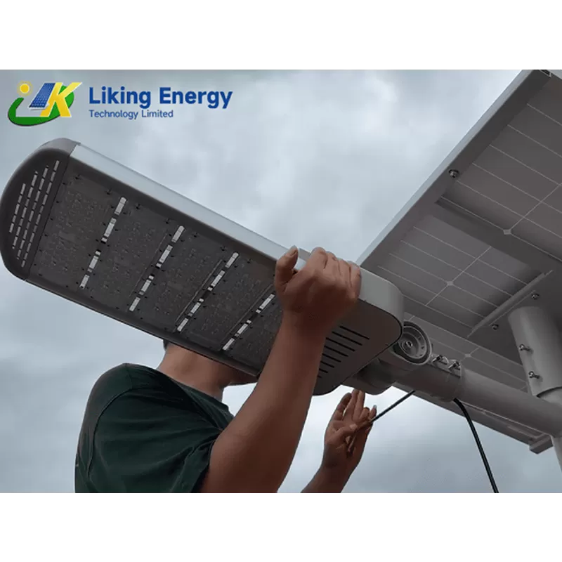 Soluzioni di lampione solare diviso